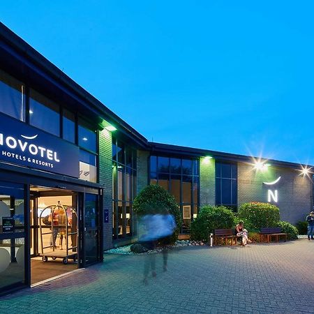 Novotel London Stansted Airport ستانستيد ماونتفيتشت المظهر الخارجي الصورة