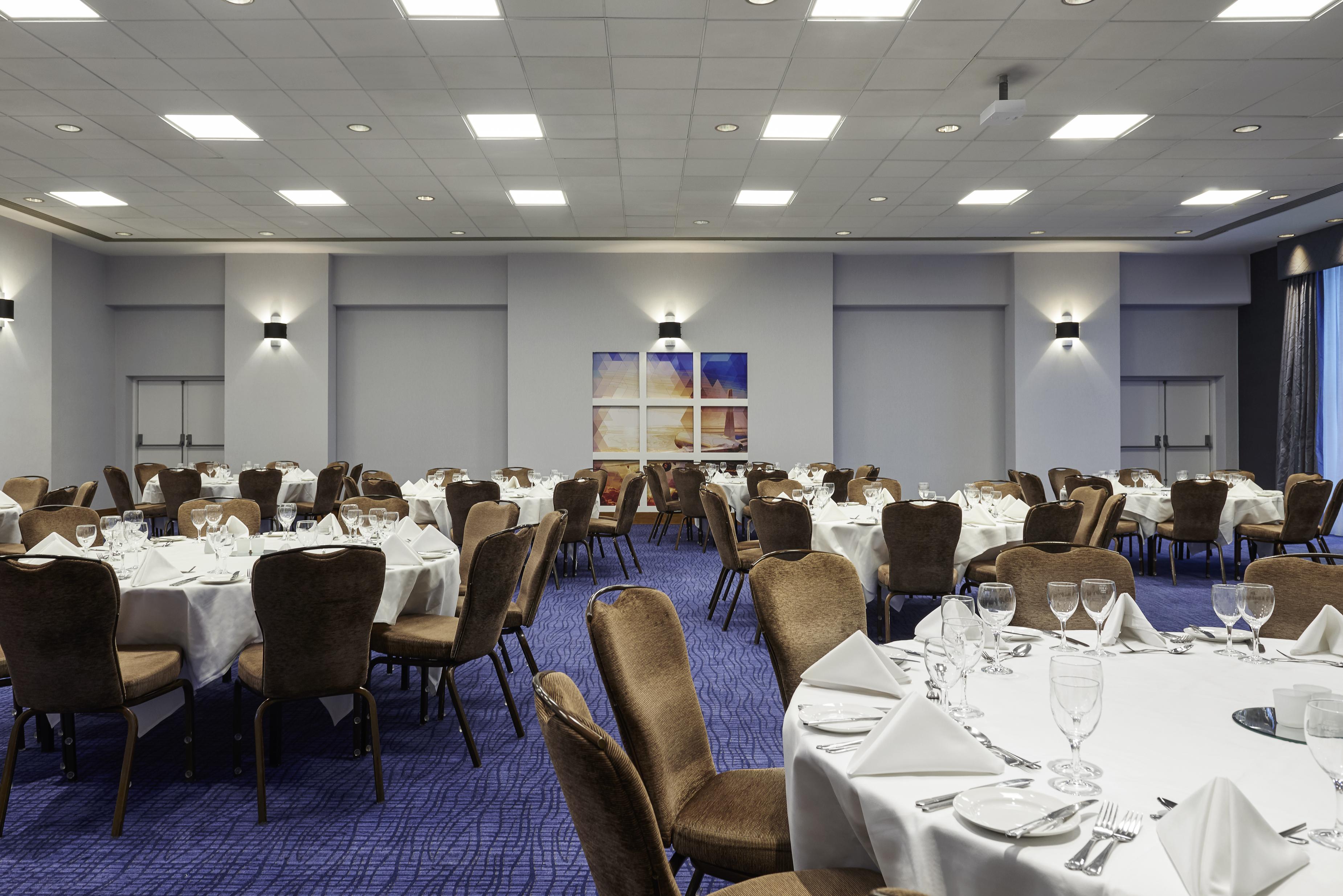 Novotel London Stansted Airport ستانستيد ماونتفيتشت المظهر الخارجي الصورة