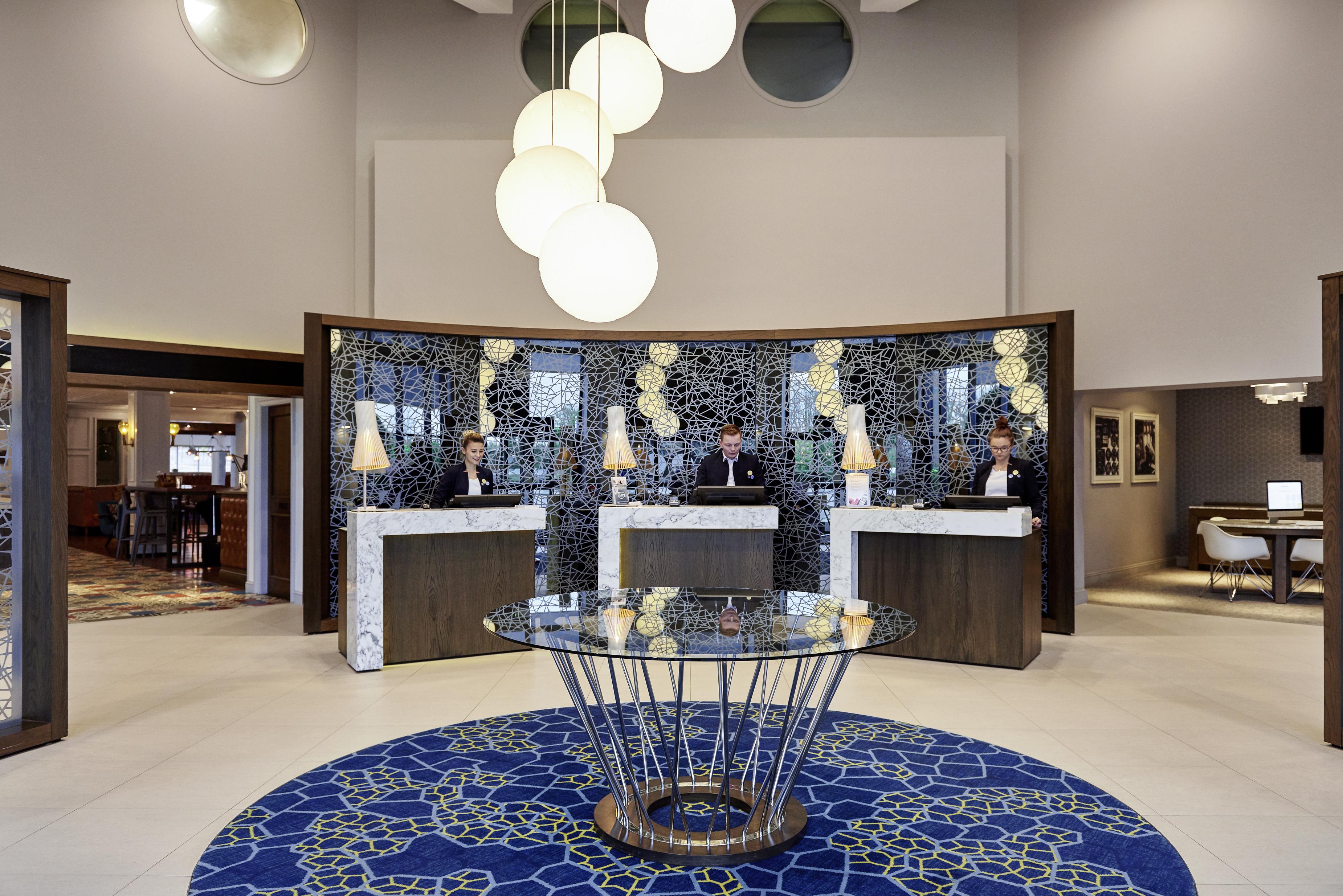 Novotel London Stansted Airport ستانستيد ماونتفيتشت المظهر الخارجي الصورة