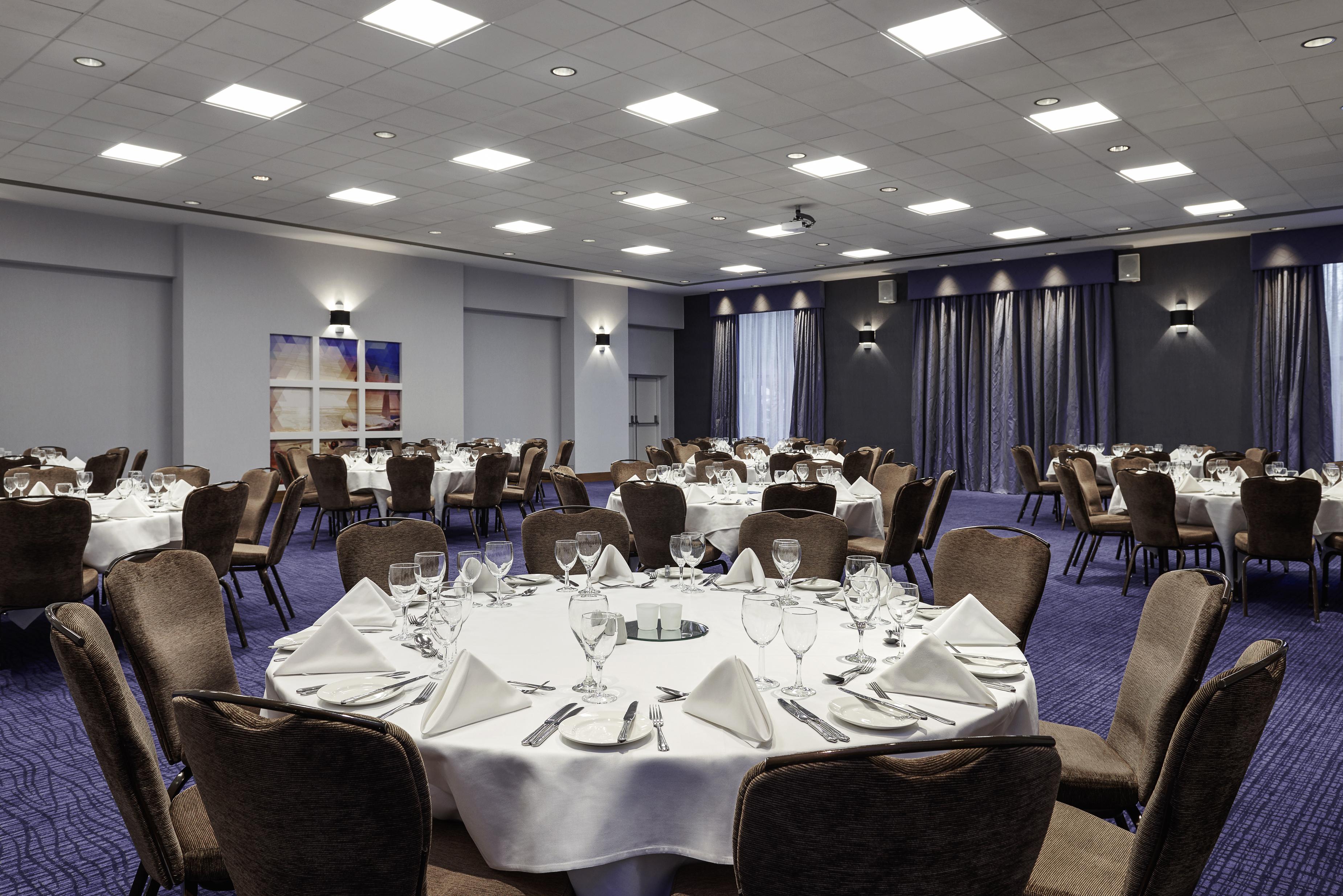 Novotel London Stansted Airport ستانستيد ماونتفيتشت المظهر الخارجي الصورة