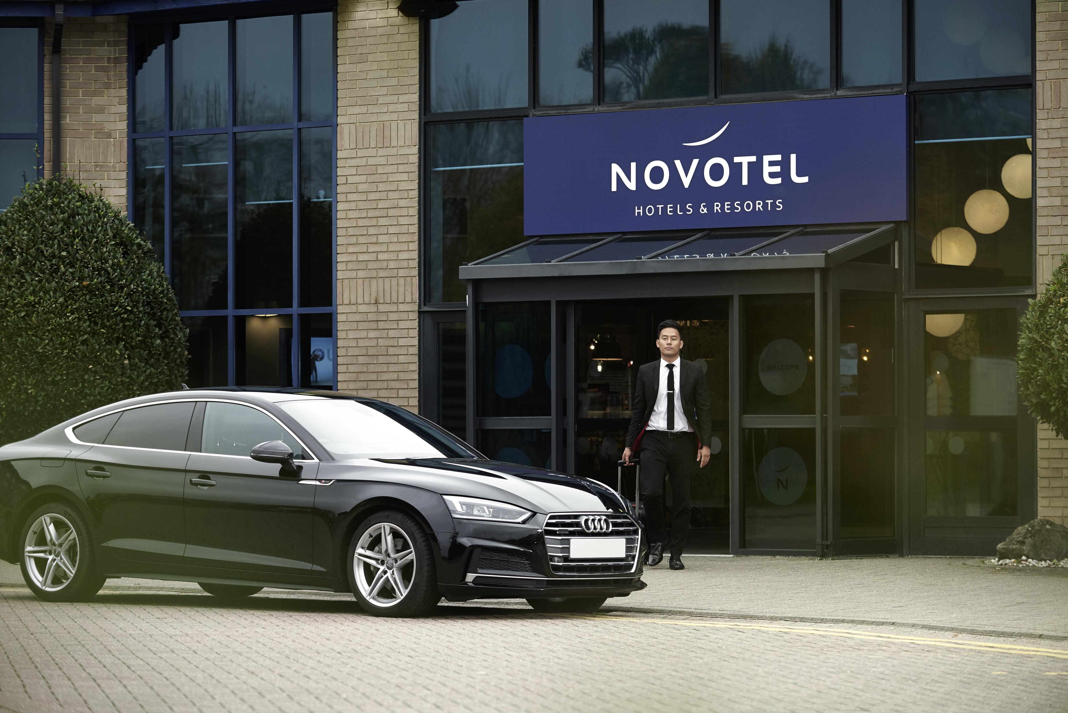Novotel London Stansted Airport ستانستيد ماونتفيتشت المظهر الخارجي الصورة