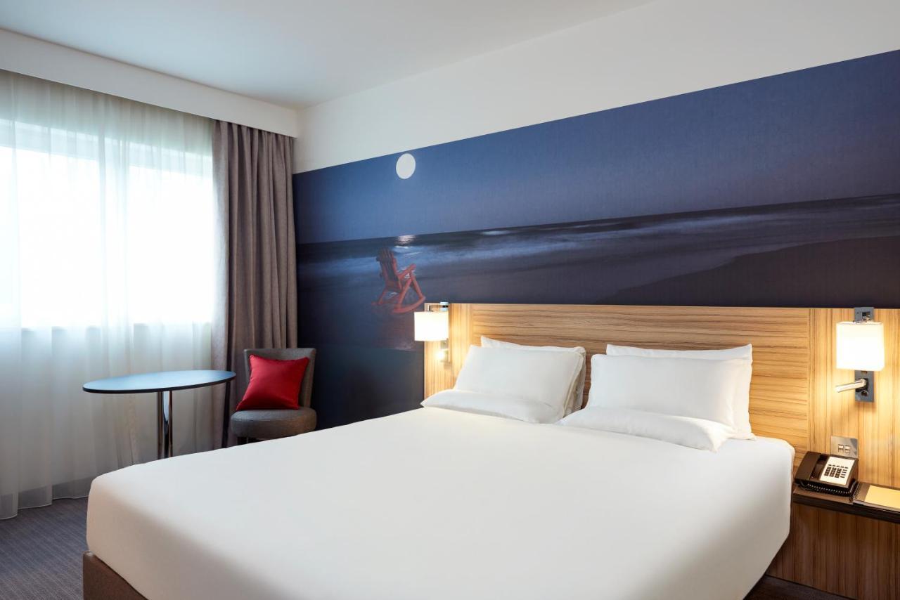Novotel London Stansted Airport ستانستيد ماونتفيتشت المظهر الخارجي الصورة