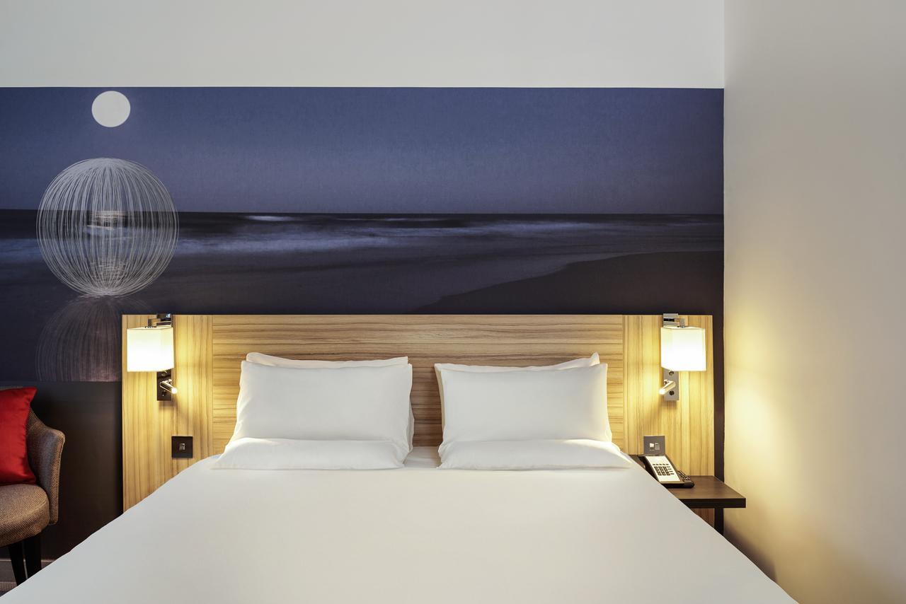 Novotel London Stansted Airport ستانستيد ماونتفيتشت المظهر الخارجي الصورة