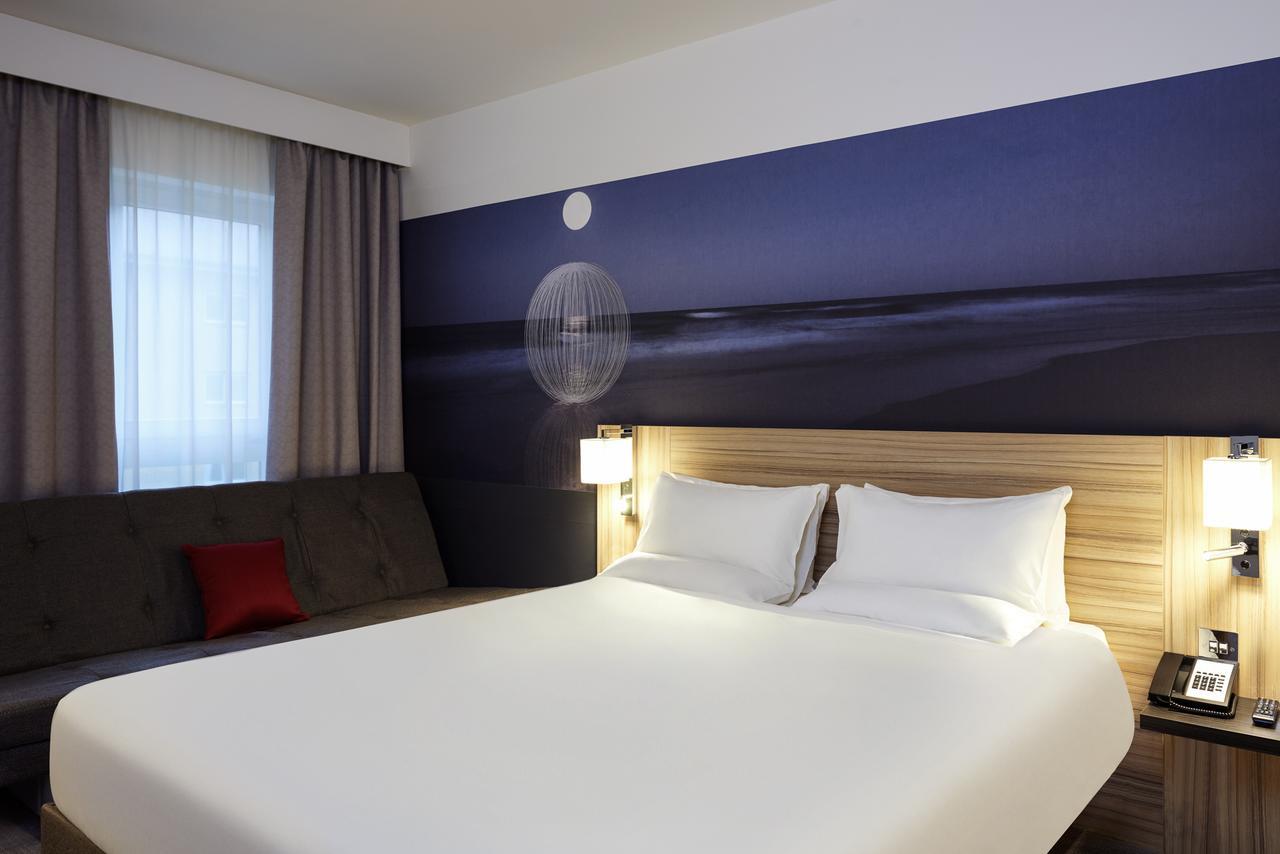 Novotel London Stansted Airport ستانستيد ماونتفيتشت المظهر الخارجي الصورة
