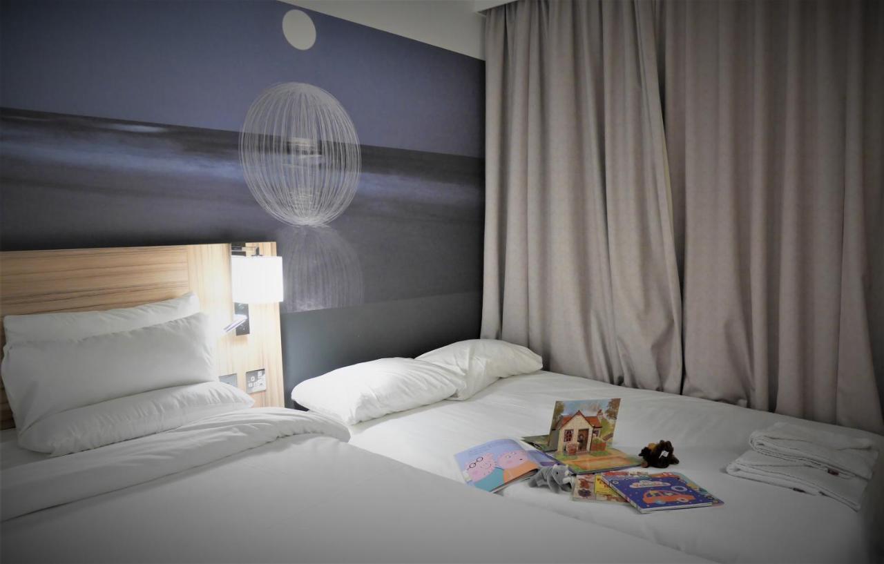 Novotel London Stansted Airport ستانستيد ماونتفيتشت المظهر الخارجي الصورة